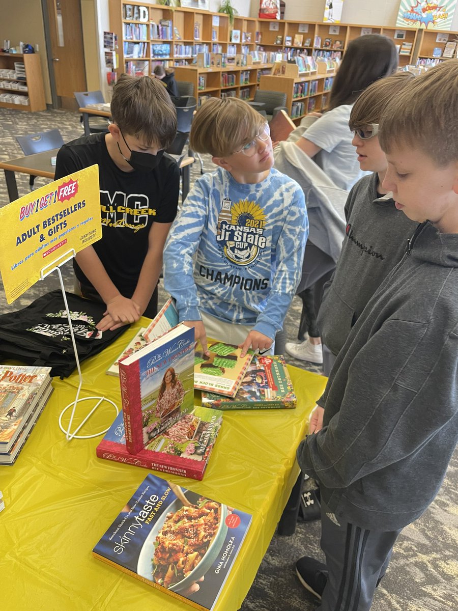 MCMS_Lenfestey's tweet photo. Shopping the @Scholastic #BOGObookfair today! #MCMSmustangs love their books! https://t.co/VJIEQdhezh