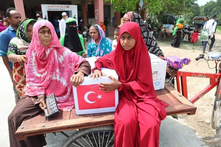 Tika_Bangladesh's tweet photo. @Tika_Turkey
On the occasion of the holy month of Ramadan @Tika_Turkey distributed Ramadan food boxes among the poor families of Babugonj and Gournadi upazilas of Barishal district in Bangladesh.
#Allforsmiles
#From the heart of Turkish people.
#Ramadan2022. https://t.co/VuXCqodQyT