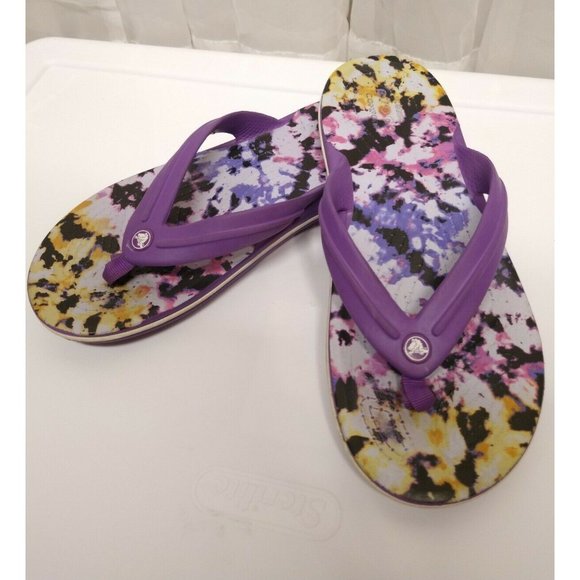 JanetMerryman's tweet photo. So good I had to share! Check out all the items I'm loving on @Poshmarkapp #poshmark #fashion #style #shopmycloset #crocs #nike #jessicasimpson: https://t.co/yvAhdqbunJ https://t.co/1xsNxdOIH4