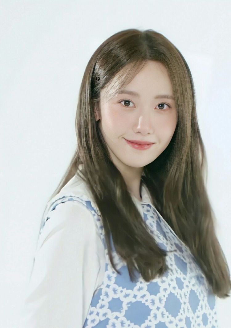 yoonaIiem's tweet photo. Slightly smiling https://t.co/1YL8aTBH0f