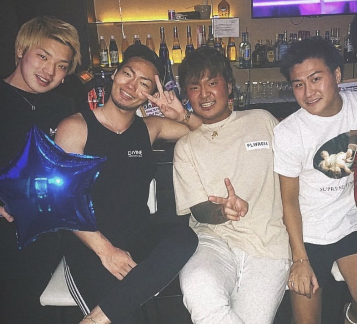 今まで平成クインテットの大樹を
応援してくださった方々本当にありがとうございました😊
僕は抜けましたが今後とも平成クインテットを宜しくお願いします！！
心から感謝してます。
ファンの方々が本当に大好きです！