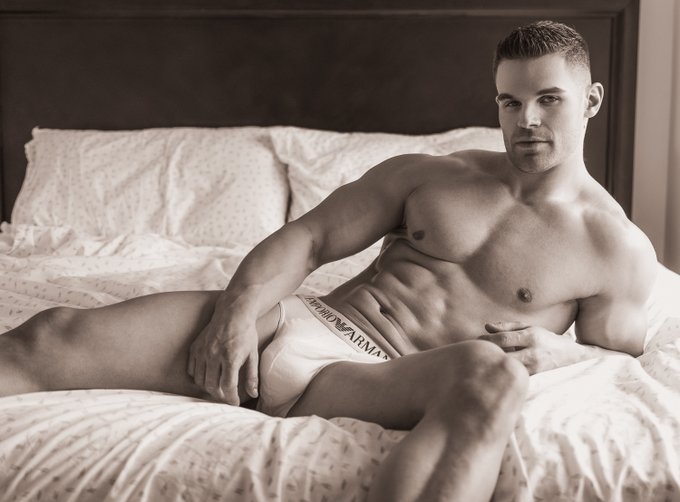 2 pic. Dreamboat ?Cory Myles by @PaulJamnicky 
https://t.co/GiK6hulLCm
.
@bulgespotter @FitFamousMales