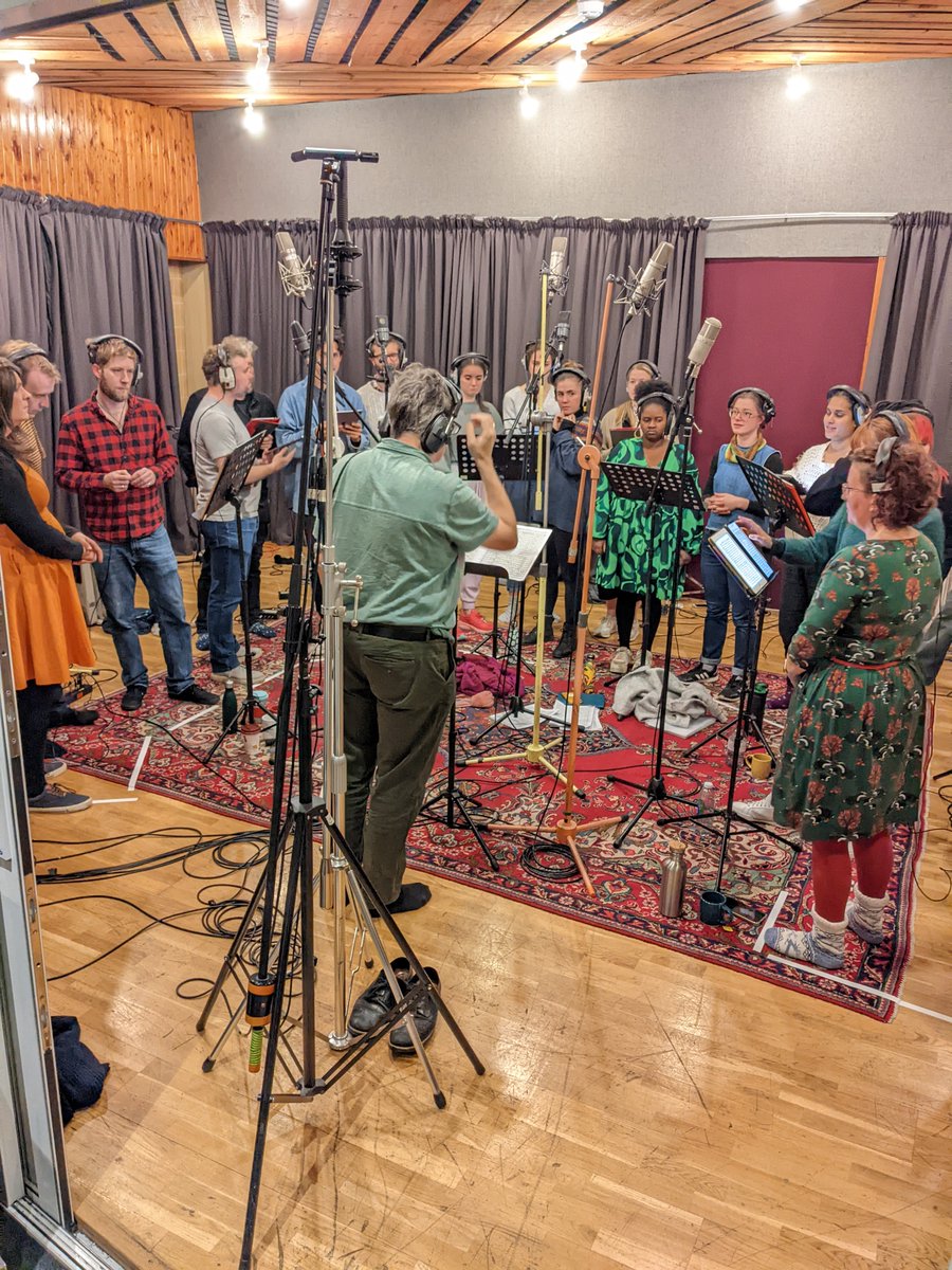 We recently recorded something rather special🎶✨
We can't officially say what it is yet🤫BUT we might throw in one of the numbers on our next gig...
So join us this Sunday lunchtime, 24th April at PizzaExpress Soho!☺
Booking and info:
pizzaexpresslive.com/whats-on/the-l…