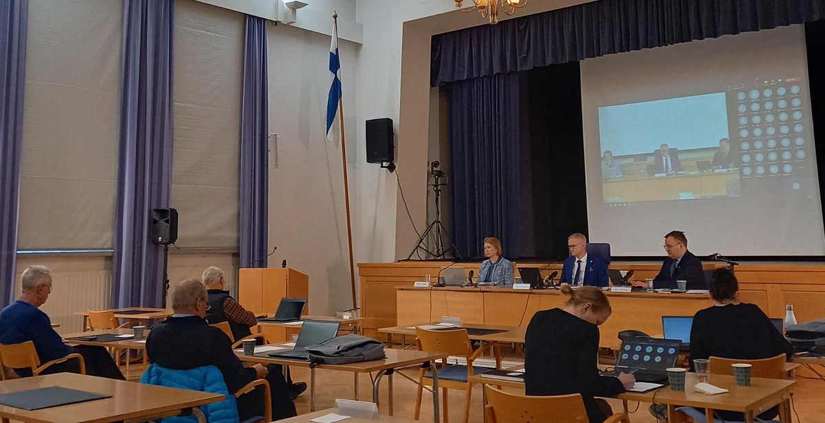 LUhyvinvointi's tweet photo. Aluevaltuusto kokoontui hybridinä Raaseporissa ja Espoossa sekä etänä. Kokouksessa hyväksyttiin HUS-yhtymäsopimus. Lue lisää tiedotteestamme: https://t.co/cJvczJrcnr
Kokouksen tallenne on katsottavissa YouTube-kanavallamme: https://t.co/TPTh4REzHH https://t.co/tFF2NgZP32