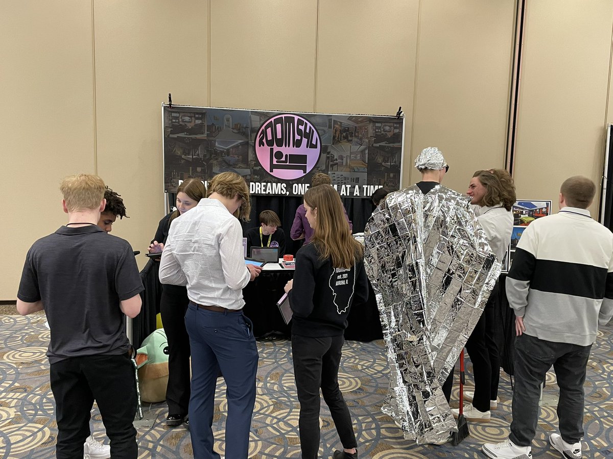 Selling room designs and solving Wordles to enter a raffle at the <a href="/rooms4U_vei/">rooms4U</a> booth at the <a href="/VEInternational/">veinternational</a> IL Spring Trade Show. Building dreams one room at a time! #vegreatlakes #BeWV