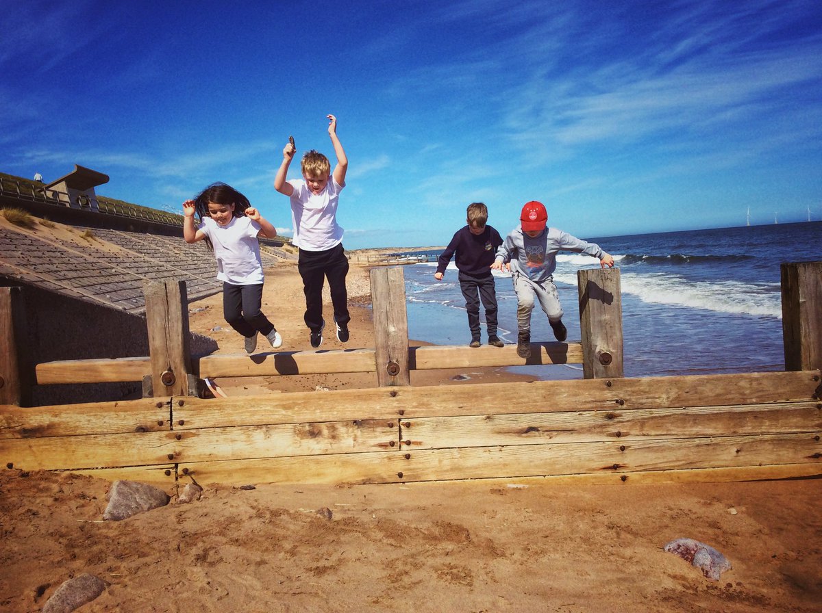 MrsDuffus's tweet photo. Jumping into our new idl topic ‘our living world’ like this …. @school_seaton @MissJBackman https://t.co/hhf4eRFv7M
