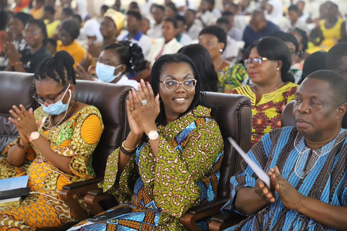 JoeDouggy's tweet photo. When I say it’s #Digitime u know what I mean by that. So far, from 2017 - to 2021, 5,000 girls have been trained and mentored. 500 teachers have also been trained in ICT.
#GirlsInICT2022 👏👏Great job @PrinceSefah @APomaaBoateng @UrsulaOw https://t.co/uhVV51gZ95