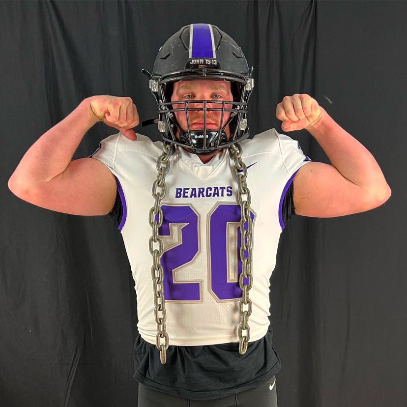 VeachBryce's tweet photo. Committed🟣⚫️ @SBU_Football 

Thank you Eldon high school for opening new doors for recruiting. Also thank you to all the coaches and teammates I played with. Lastly thank you to my family for always pushing me.🖤
 #bearcatup🟣⚫️ https://t.co/9KwiFGHg6T
