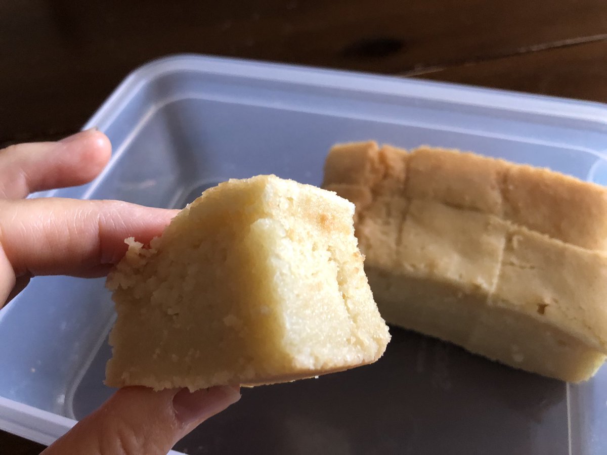 Butter mocha for breakfast 私が作るバター餅。
レシピにある砂糖の量は半分でもかなり甘くできるのです。