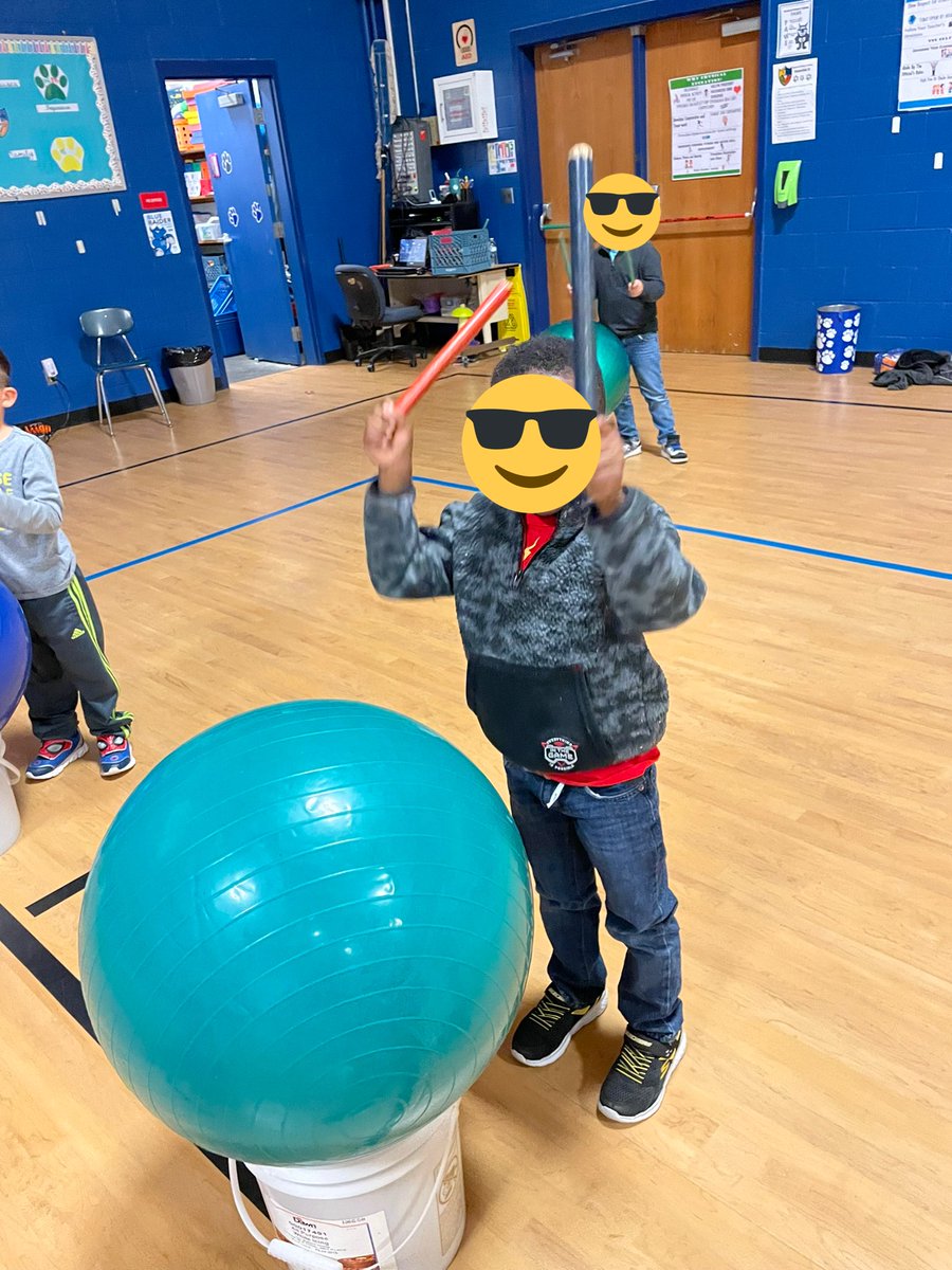 MrsHickersonPE's tweet photo. Cardio Drumming this week in P.E. Our kinders rocked it today! https://t.co/9uqEQZsNre