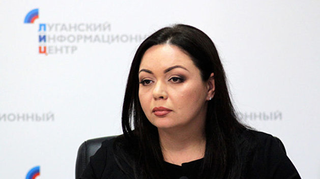 «Мариуполь оживает потихонечку. По мере продвижения наших войск мы заходим в освобожденные районы, там кормим, поим, лечим людей», - рассказала изданию Украина.ру о ситуации в городе депутат Народного совета Донецкой Народной Республики Елена Шишкина
 ukraina.ru/interview/2022…