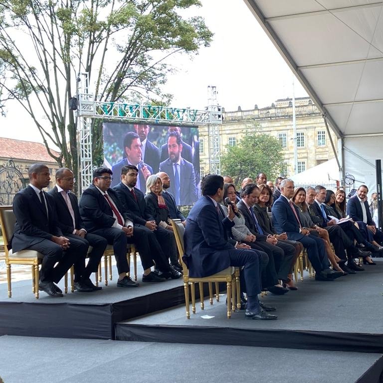 ColombiaNosUne's tweet photo. A esta hora, acompañamos la presentación del proyecto INTEGRA de @USAID_Colombia, una iniciativa que acoge a migrantes y retornados, y a través de la cual se emprenderán acciones conjuntas con @CancilleriaCol para fortalecer la atención al retorno de los colombianos. https://t.co/UTugmlpxdH