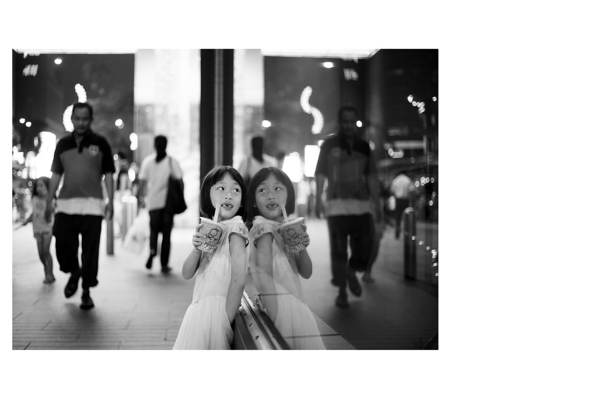 mmomenha's tweet photo. #photography  #streetphotography #chinesegirl #bwphotography #masoudmomenha https://t.co/M64RBX9ERU