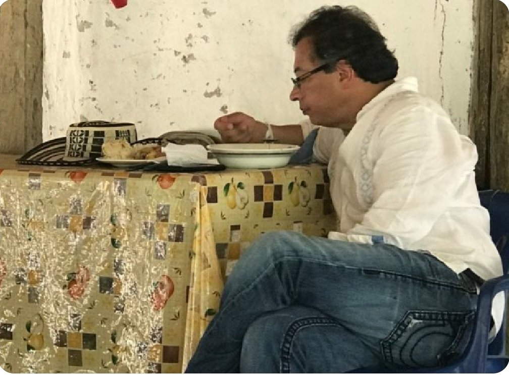 DanielGuzman21's tweet photo. Hoy a nuestro próximo presidente le deseamos lo mejor, en su cumpleaños. 
#PetroCumple @petrogustavo https://t.co/q1hPh89k84
