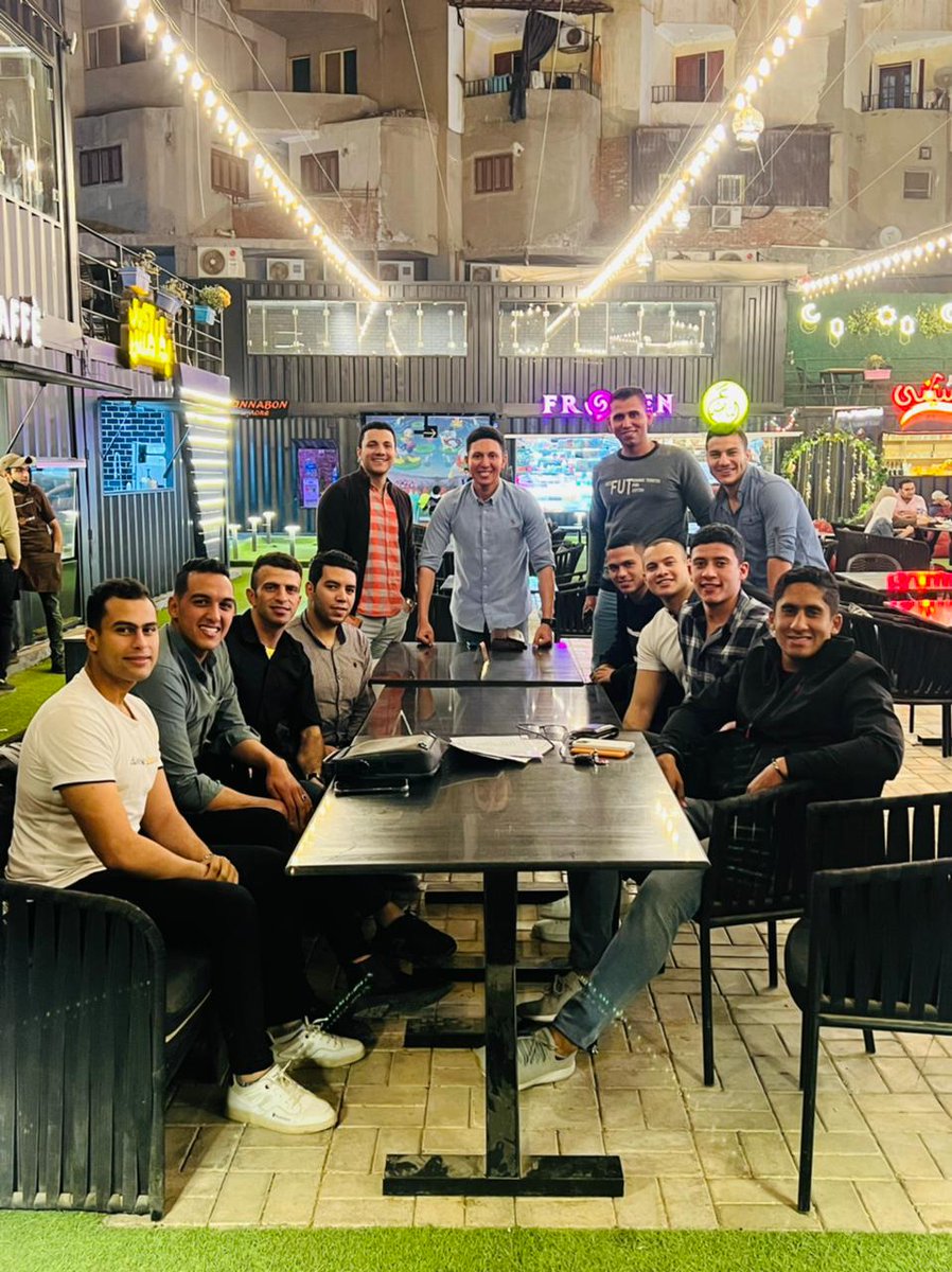 mohamed271297's tweet photo. اللهم صحبه ان متنا ، لا نموت ف قلوبهم 💙 https://t.co/EOIhL3NFWJ