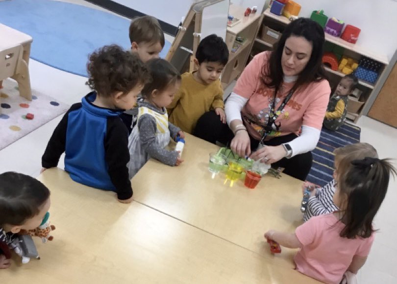 prenurserybisc's tweet image. Our campers have had so much fun during our Spring camp! Today we are learning what happens to white flowers when you add them to colored water! What colors will they turn?! #bisclp #bisclincolnpark #nordangliaeducation @BISCLincolnPark @Simonamsharp