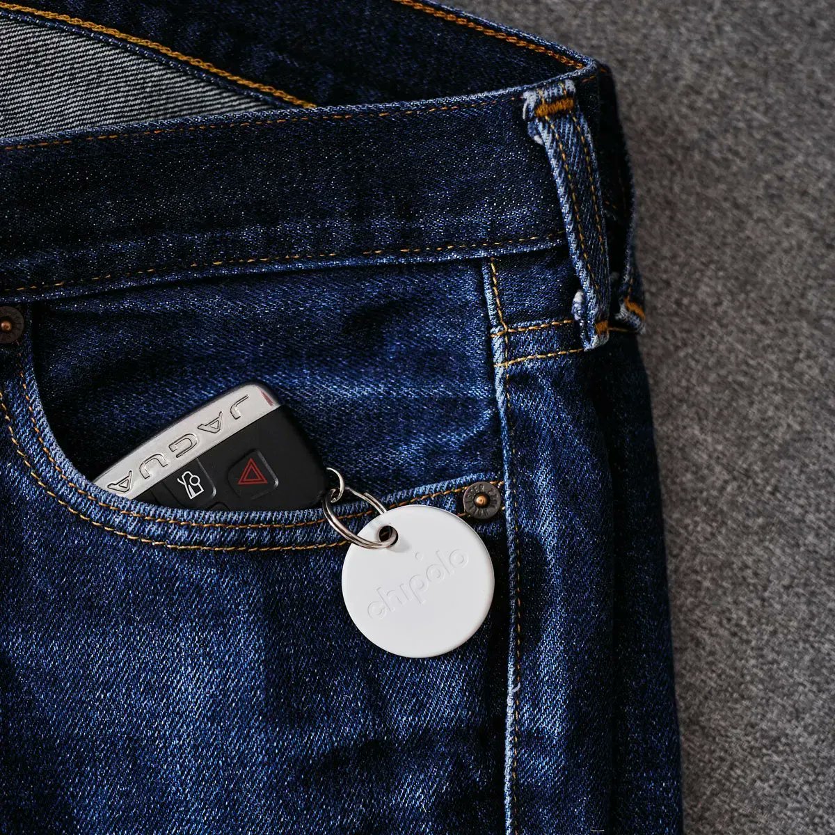 ChipoloTM's tweet photo. How many times did you look for your keys for ages, only to find them in the back pocket of your jeans? ๐
#Chipolo #findmykeys #bluetoothtracker #keyfinder #gadget https://t.co/uHcbTRPWQd