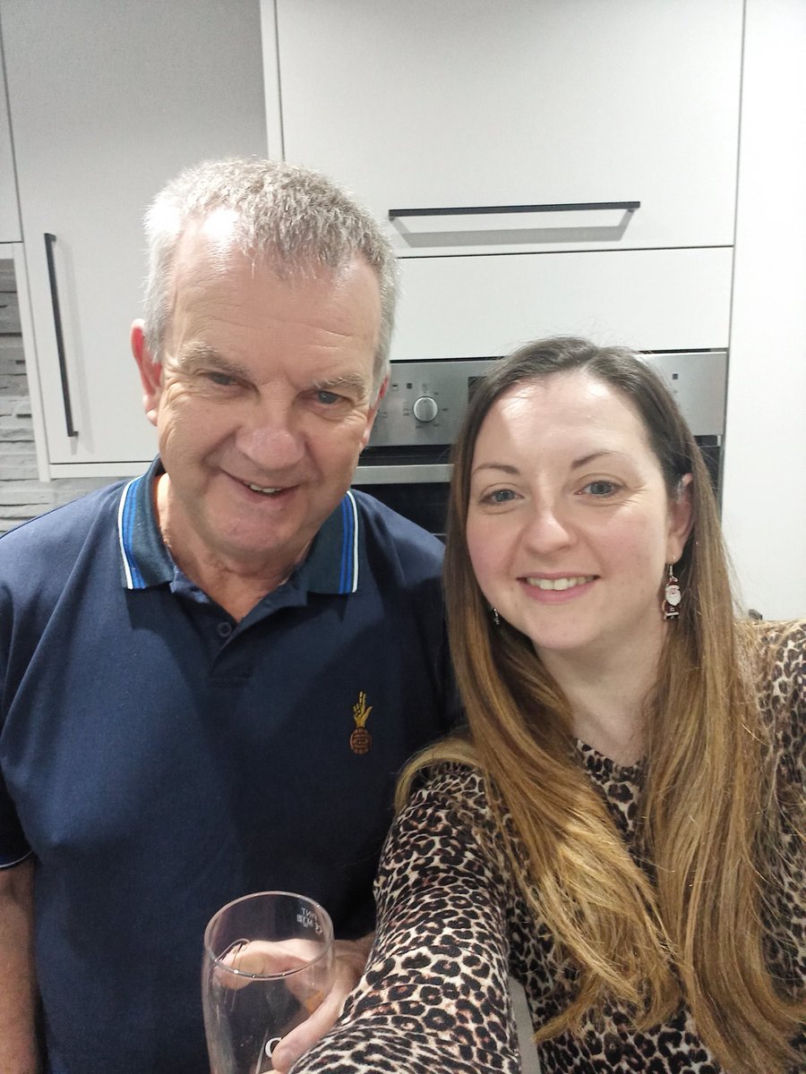 xkimbolinex's tweet photo. Happy birthday Dad, hope you had a good day 🍻 xxx @WhiteDonwhite https://t.co/3cOOo2IywG