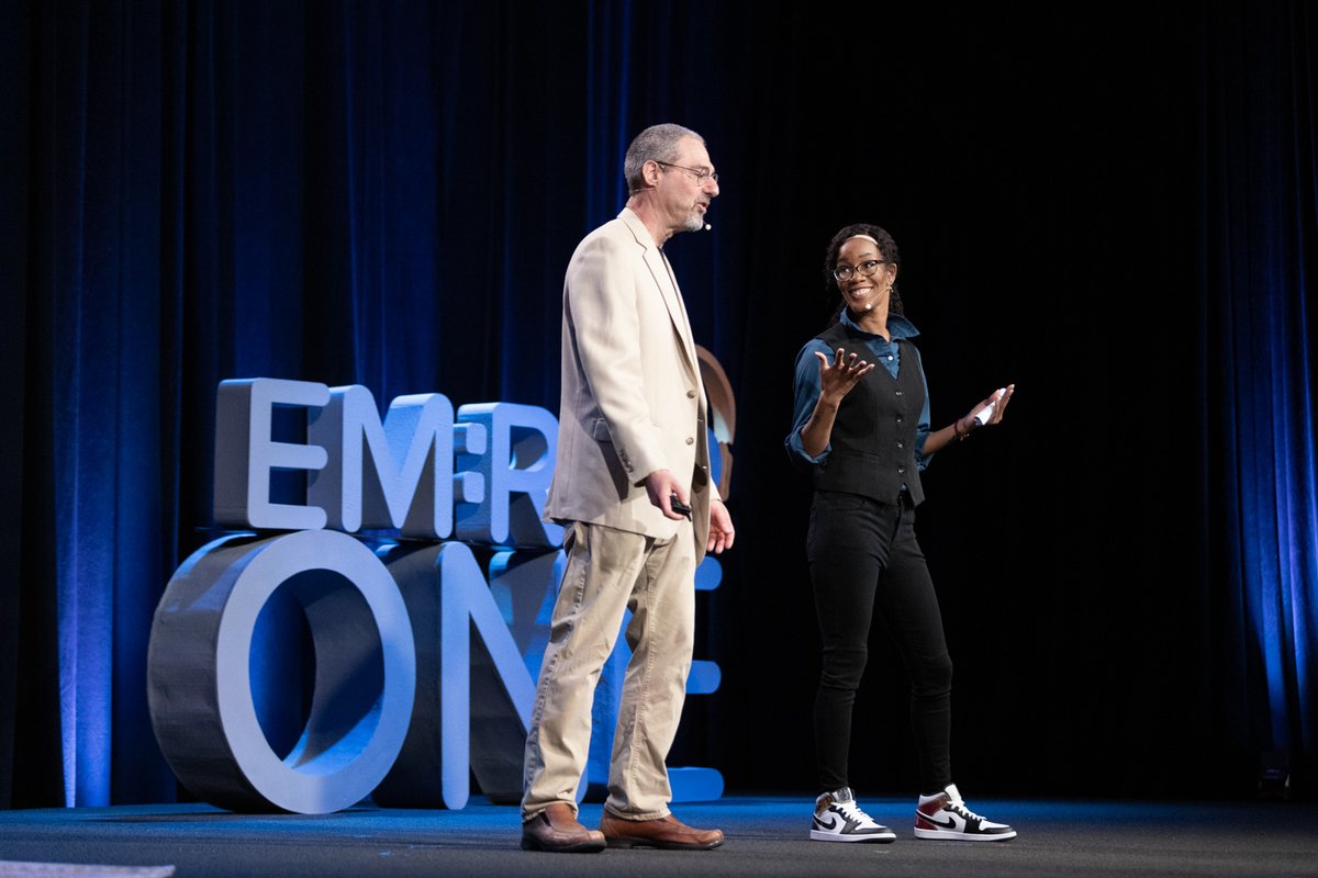 emrap_tweets's tweet photo. We'll be back shortly! What do we think so far? #EMRAP_one #emergencymedicine #FOAMed https://t.co/F2MkrmZ8PB