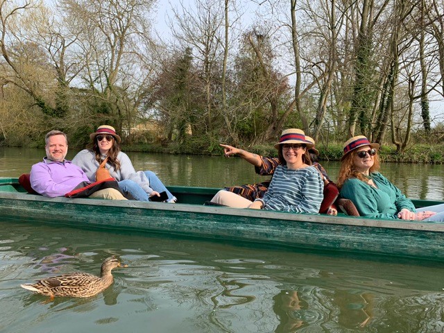 OxbridgeByWS's tweet photo. Springtime friends 🦆 😊  

Were you on the 2022 Oxford Spring Seminar? We'd love to feature your pics and reels. Send us your shots via DM or tag us so we can feature you!

📸 Oxford Spring Seminar, 2022 🇬🇧

#OxbridgePrograms #Oxford https://t.co/qhL65pXgEH