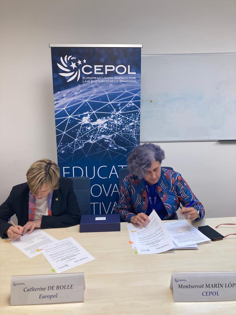 🇪🇺 As sister #JHAAgencies, Europol & @EU_CEPOL are natural partners.
 
👮‍♀️👮‍♂️ Today, Executive Director Catherine De Bolle joined CEPOL’s Executive Director Montserrat Marin in signing an addendum extending our cooperation on jointly-organised training activities.