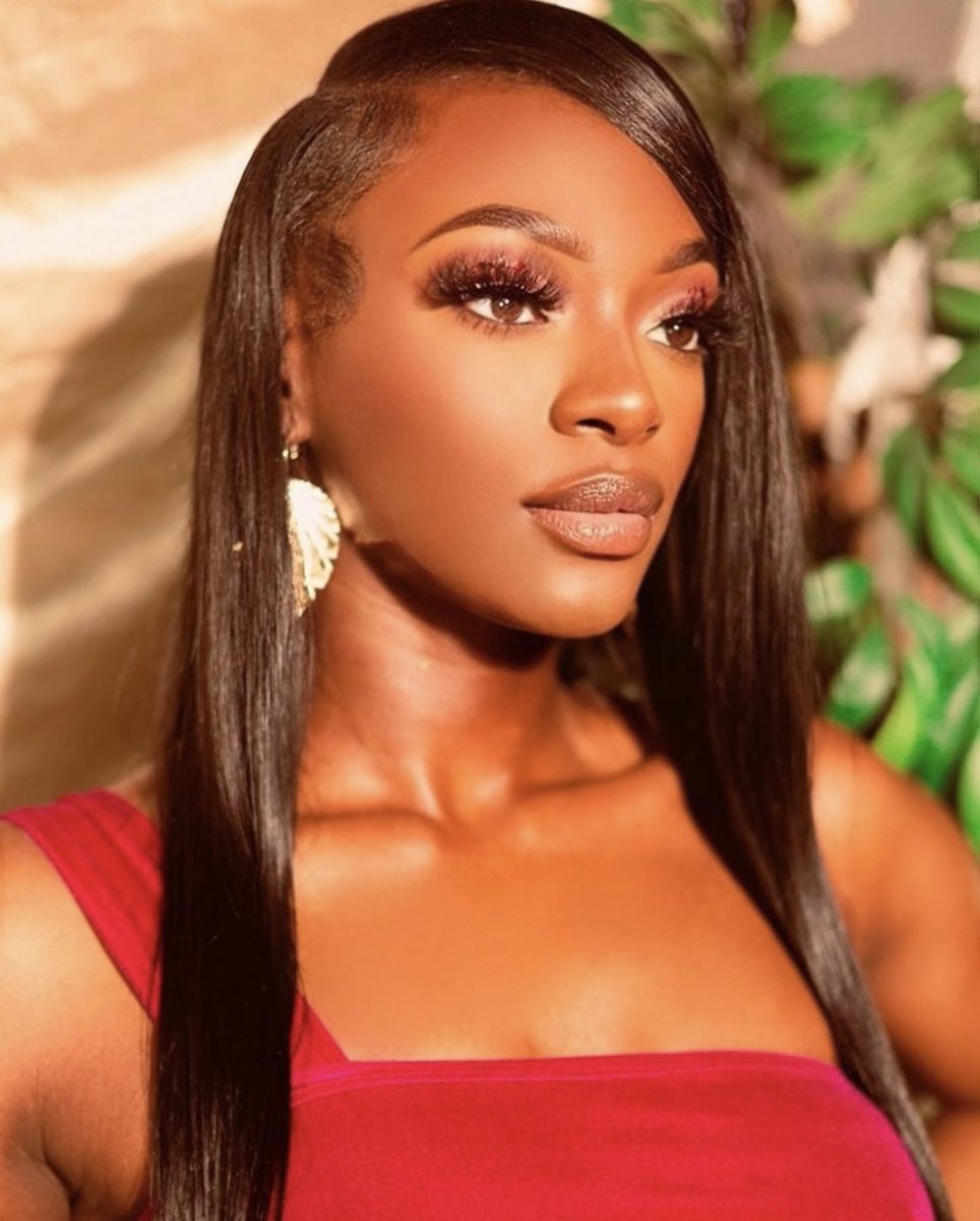 kleiiiii's tweet photo. When my clients EAT they shoots up > 🔥🔥🔥 I have availability this week the booking link is in my bio. 

#phillymua #photography #makeupartist #brownskingirl #blkopal #esthetician https://t.co/tUBEH3CoxT