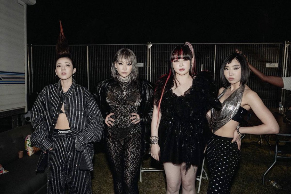aintyourputa's tweet photo. 2NE1 you will always be relevant https://t.co/s0z4IZojiS