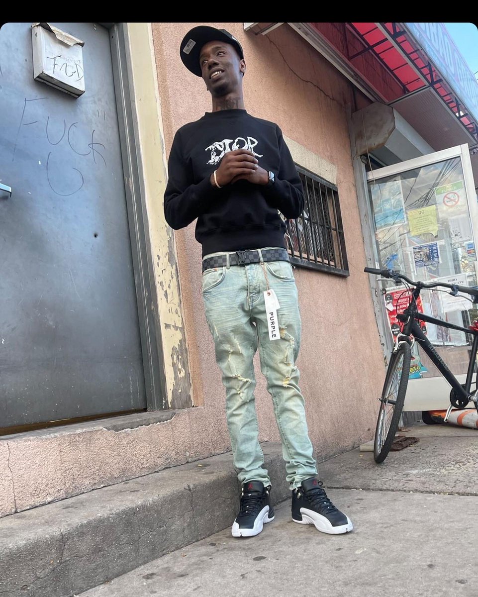 fastlifemank's tweet photo. Always frontline I nvr played the back when it’s lit it’s lit 🔥 we pop out wit sticks 🚫🧢🎩 #FLPFK #RIOT🌎 https://t.co/Gs32OZ8iFZ