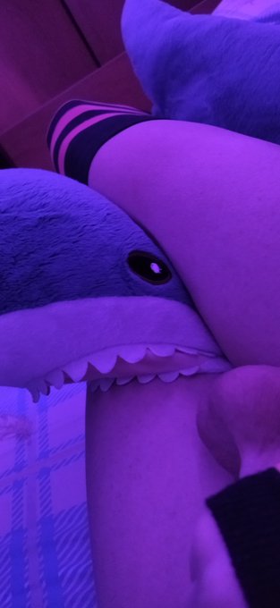 Does anyone want to be punished like this Blahaj?
#Femboy #Legs #Lewd #Cute #Kinky #Porn #Balls #Girly