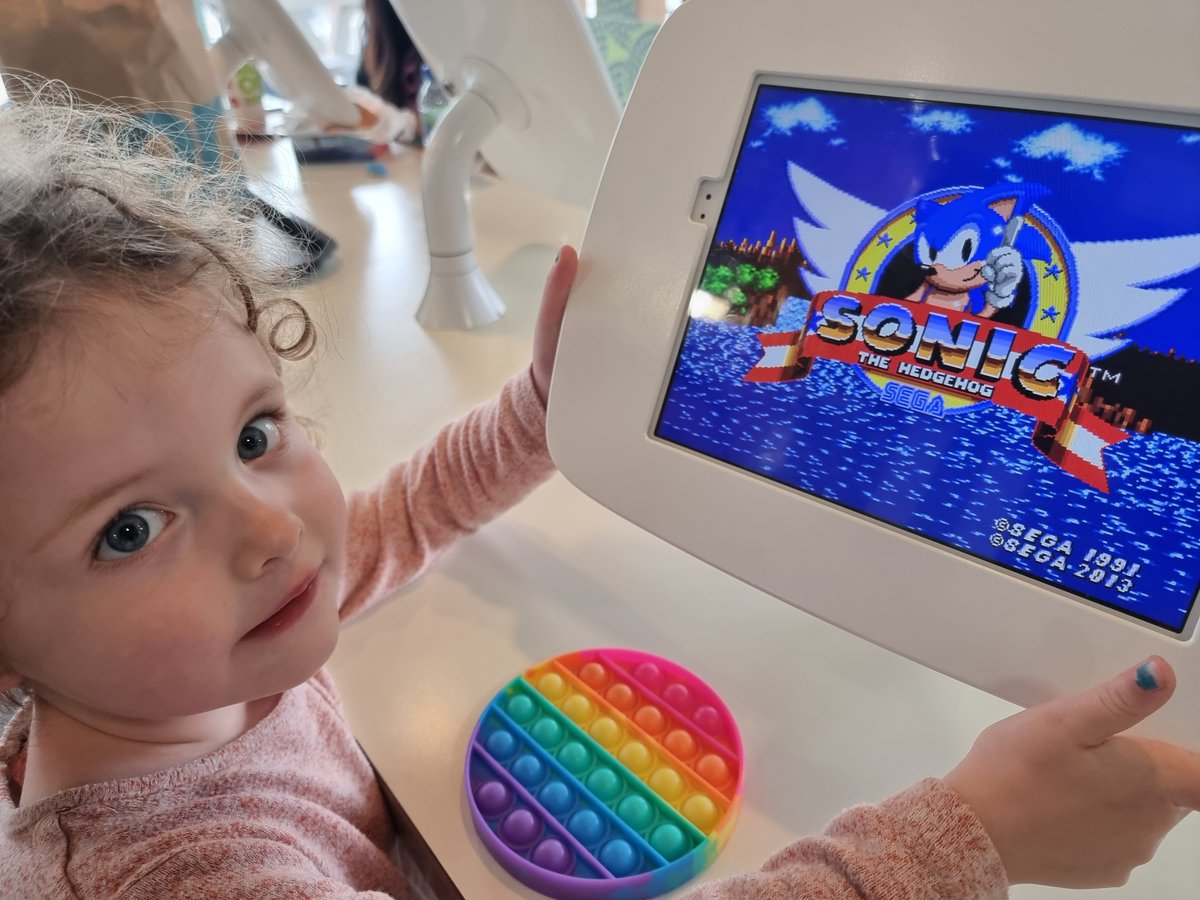 redhotsonic tweet media