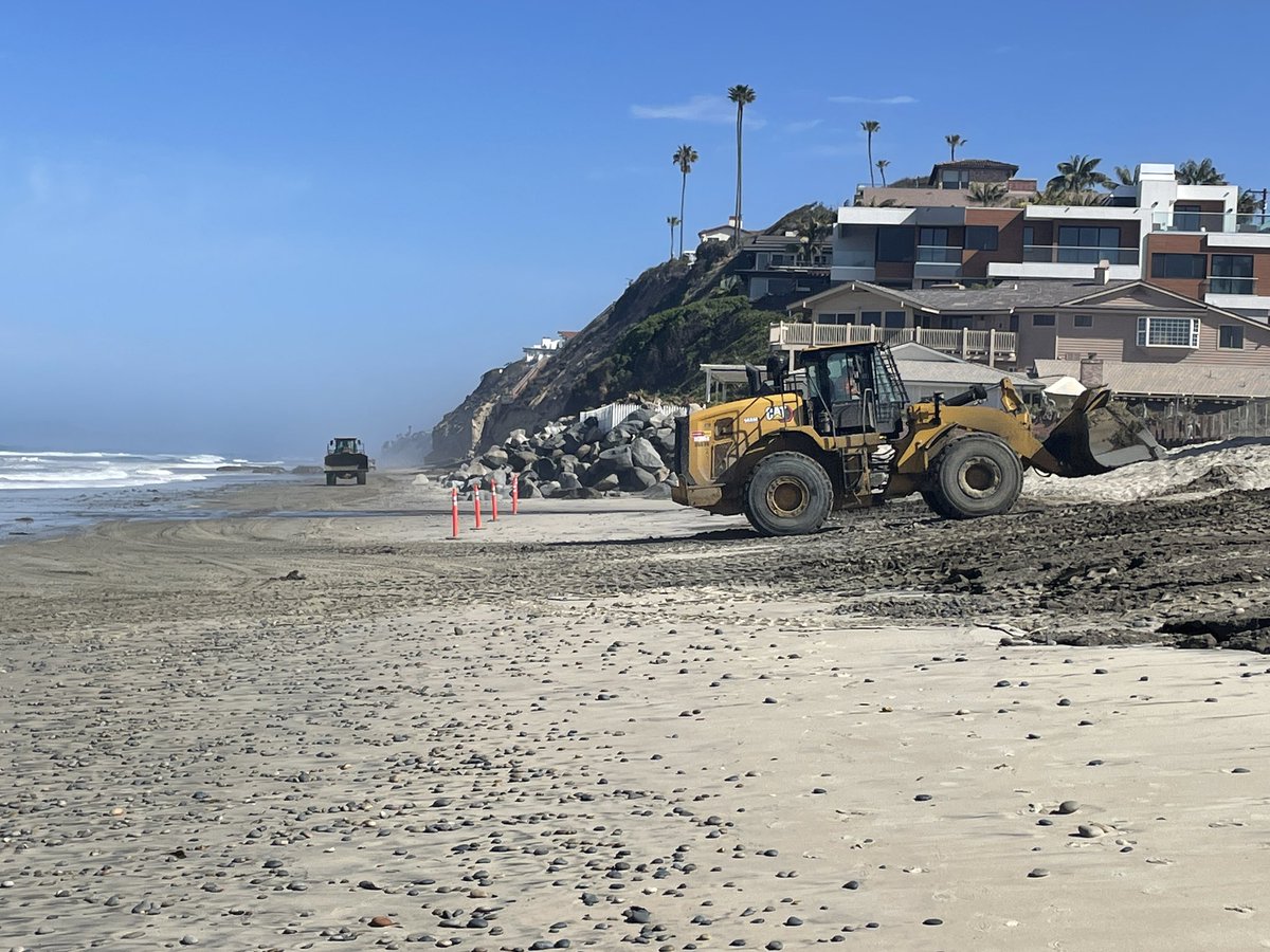 fishlips_caj's tweet photo. Souther California “dealing” with beach erosion and sea level rise due to climate change. https://t.co/oHBziDQJ5H