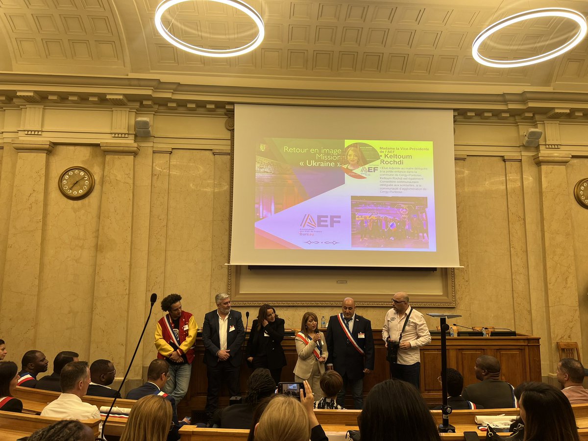 Présentation de la mission #Ukraine et le bus de la paix par <a href="/KeltoumRochdi/">Keltoum Rochdi</a> <a href="/NaimaSifer/">SIFER Naima</a> <a href="/DroucheEric/">Eric Drouche</a> #hubert et nos partenaires #LesBatteurspourlapaix