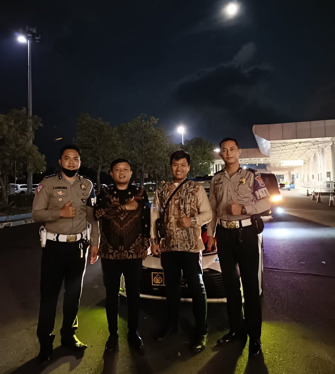 AminMa659's tweet photo. Ninu ninu ninu pelayanan vvip PT ADHI KARYA di malang #gantengnyajatim https://t.co/j7cv6iwJfj