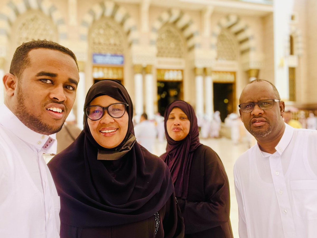 SenDrHussein's tweet image. إلى بيت الله مسيرنا فما أعظم المسير وإلى جوار الرسول محلنا فما أعظم الجوار، وإلى الأجر والثواب طالبون فما أعظم الطلب، بعون الله وسلامته سنذهب لتأدية العمرة بنية خالصة لوجه الله تعالى.
#عمرة_مقبولة_بإذن_الله #وذنب_مغفور_ان_شاء_الله
#ياالله