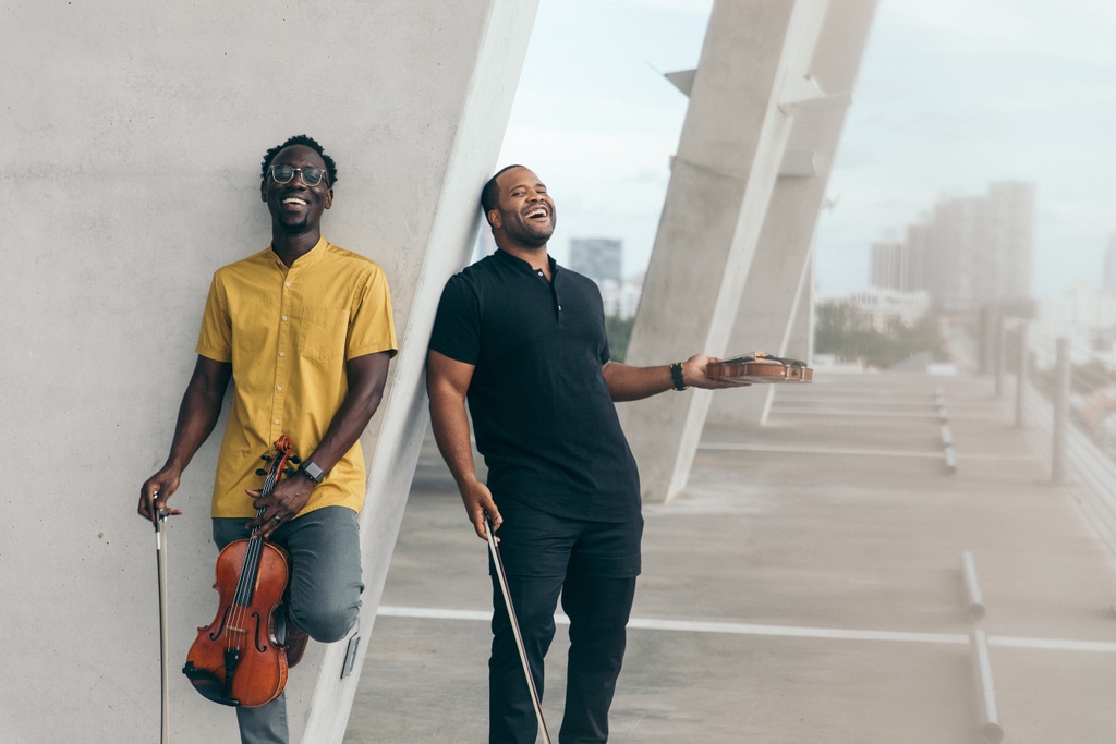 Wolf_Trap's tweet photo. June 4: @BlackViolin brings their unique blend of classical and hip-hop music to Wolf Trap. Get your tickets now to see the duo bringing “classical music alive for the next generation” (@NPR) → https://t.co/ucdOD0iZ3O #DCMusic #DCConcert #LiveMusic https://t.co/gqh3jyPLmJ