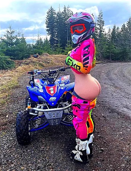 OnTheDailyAss's tweet photo. Follow For Daily Ass😍🥵
#Ass #Assdaily #Booty #BigAss #AssLovers #NFSW #cumtribute #PAWG https://t.co/VkWlwlPvTn
