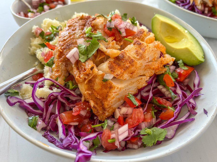 ThePaleoDiet's tweet photo. Everything you love about fish tacos, served in a bowl!
Whip up the dressing and pico while the fish fries to maximize your time in the kitchen.
https://t.co/K1lxOswWMb
#tacos #homemade #fishfries #paleo #gopaleo https://t.co/8jE7KJ2wLA