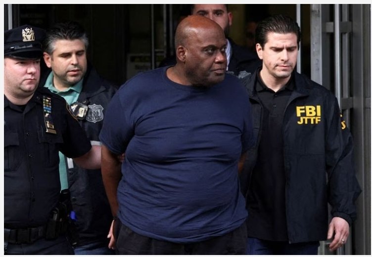 CamargoDireita's tweet photo. Frank James, o negro racista que feriu 23 pessoas  no metrô de NY, sumiu rapidamente do noticiário. Quando o racista é preto, a mídia esconde a sujeira embaixo do tapete. Se fosse branco, o assunto ficaria bombando no noticiário até abril de 2027! https://t.co/pRLXMqGDKn