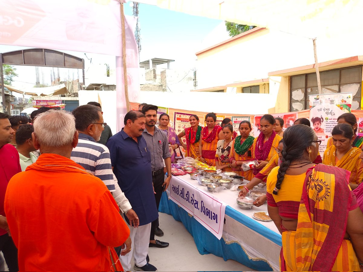 આઝાદી કા અમૃત મહોત્સવ અંતર્ગત રાપર તાલુકામાં બ્લોક હેલ્થ મેળાનું આયોજન કરવામા આવેલ હતું જેમાં આઇ.સી.ડી.એસ શાખાનો સ્ટોલ લગાવીને THR માંથી બનતી વાનગીઓનું નિદર્શન કરવામાં આવેલ તેમજ IEC દ્વારા લોકો સુધી વિવિધ યોજનાકીય માહિતી પહોચાડવામાં આવેલ.<a href="/WCDGujarat/">Women & Child Development, Govt of Gujarat</a> <a href="/KutchDdo/">DDO Kutch</a> <a href="/IcdsKutch/">Program Officer(ICDS) Kutch</a> @PoKachch