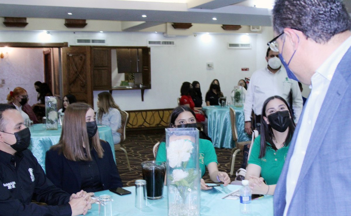 COBACHChihuahua's tweet photo. Sociedades de Alumnos de planteles de la Zona Norte tuvieron una reunión con el Director General, Marco Licón Barraza, a quien expusieron las inquietudes y necesidades inherentes a su educación, además de presentar propuestas de mejora para la institución.
#JuntosSíPodemos 💚 https://t.co/xmjxDe5JFG