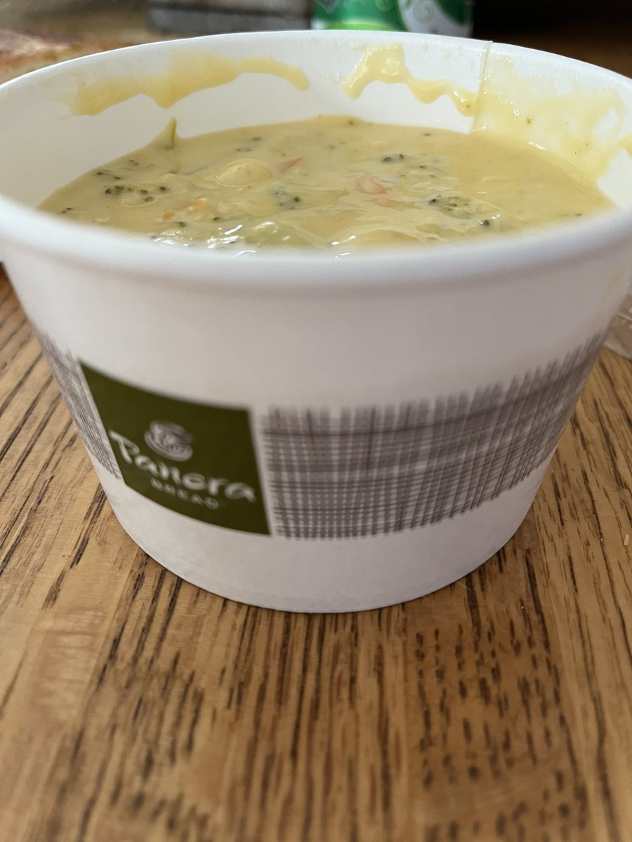 gelbejar's tweet photo. Seriously @panerabread ? Can’t even fill a cup of soup right? https://t.co/tTEcJw9kFW