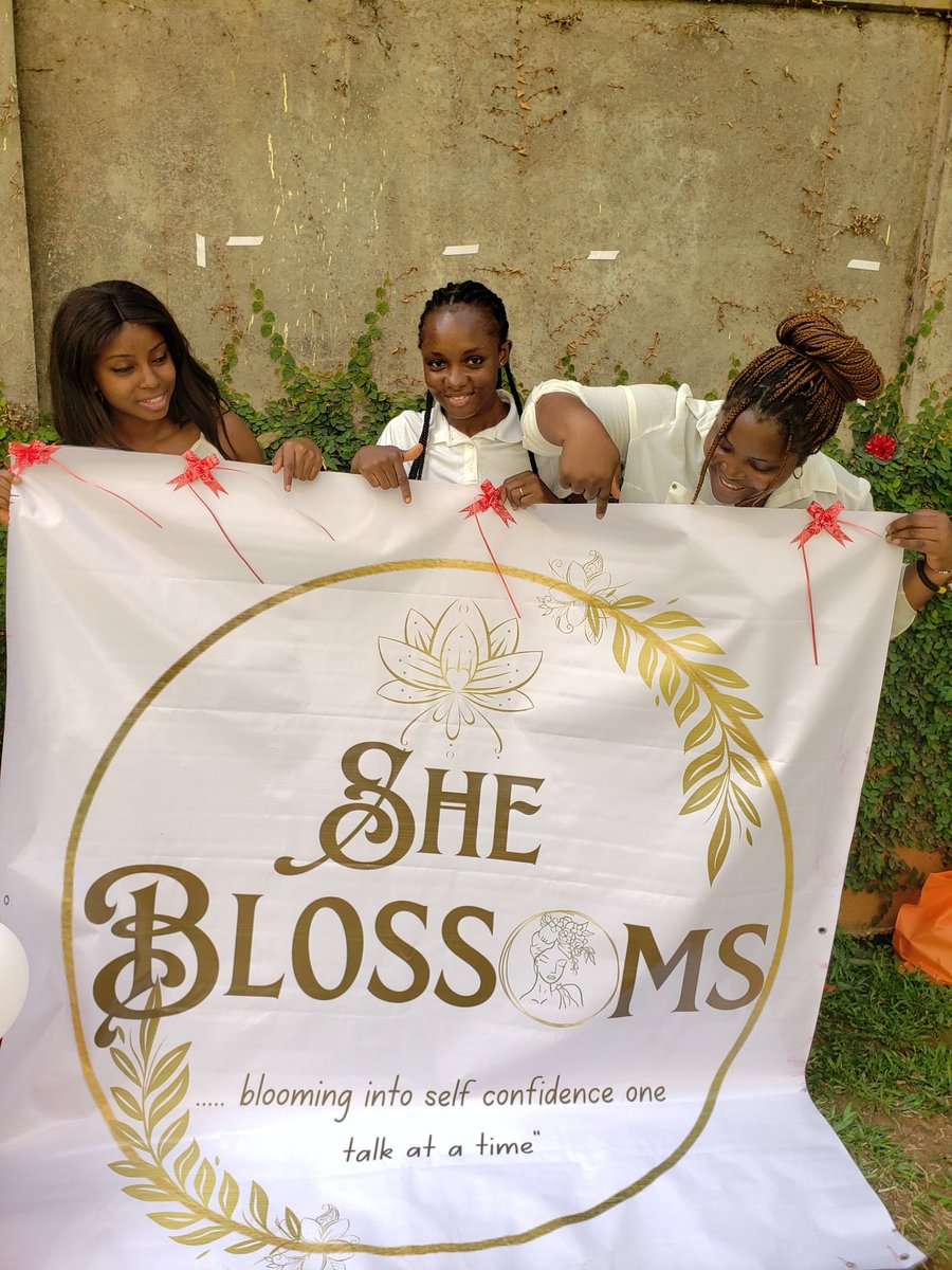 SheBlossoms1's tweet image. At our She Blossoms Picnic, we shared alot of insight on building self Esteem for young women. A Step by step guide on moving into a place of genuine self confidence. From self Discorvery, to self awareness and intentionality. #buildingconfidence #buildingself #buildingpurpose.