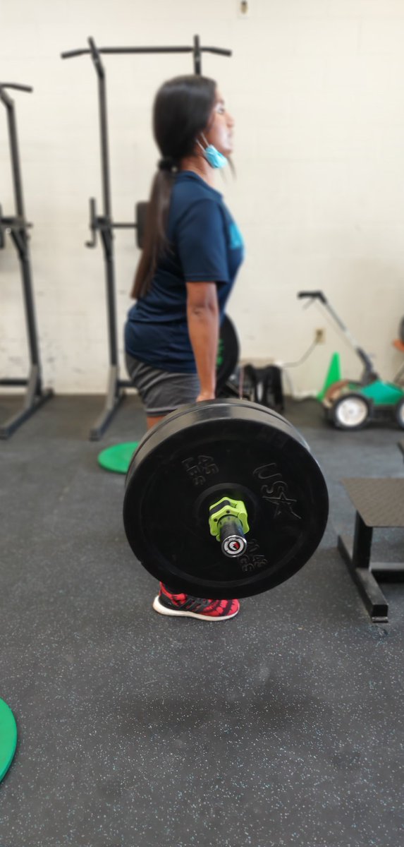 CoachRRamirez's tweet photo. Look like a beauty, train like a beast๐ช๐ผ #LadyDobiePride #DeadliftDays #TrainToMaintain @bmsdobies @MemorialStrong https://t.co/EILE7njMcX
