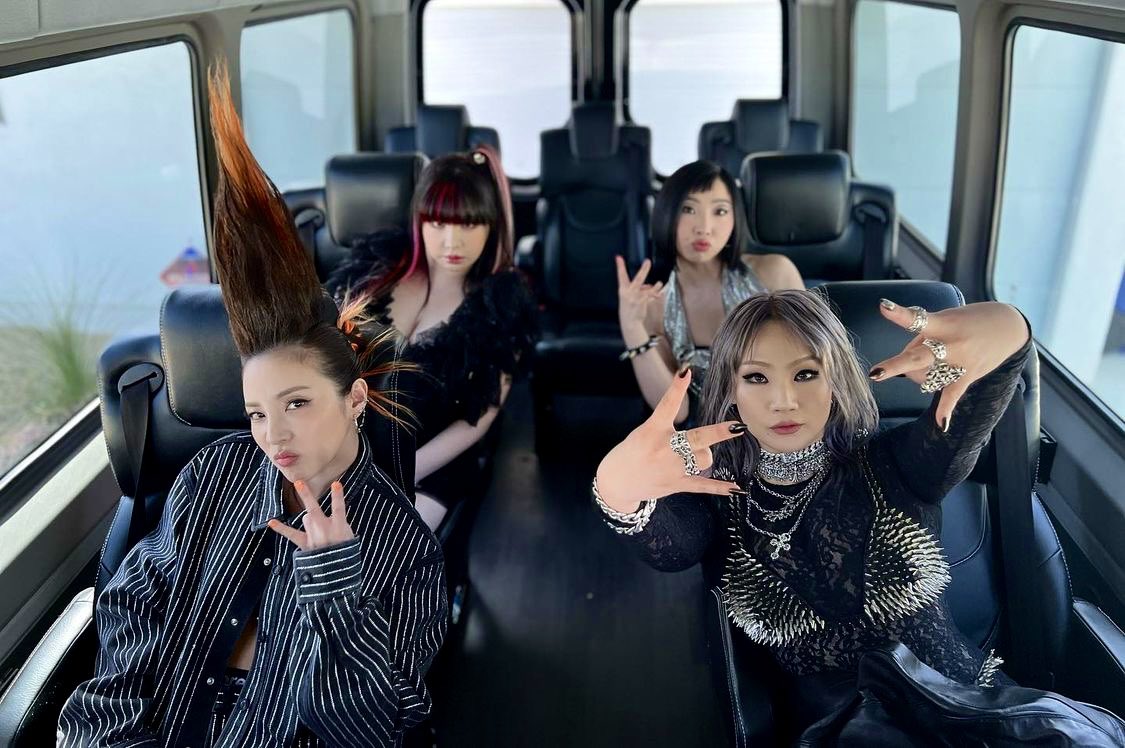 memealuvzCLx's tweet photo. 2NE1 at #Coachella 👑 https://t.co/Rpw3BYTHur