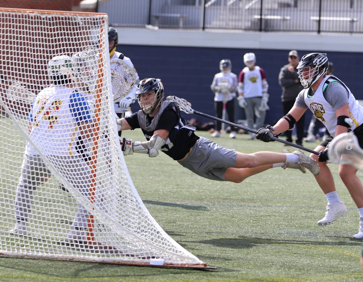 CoachLow21's tweet photo. Still at it: Shane Dennin ‘21.
His Georgetown University club team cops the Beltway Bash trophy.
Shane is an International Affairs major, concentrating in Security Studies.
#27
@ISLSPORTS 
@CoachFrancis31 https://t.co/xAM2NvkKZW