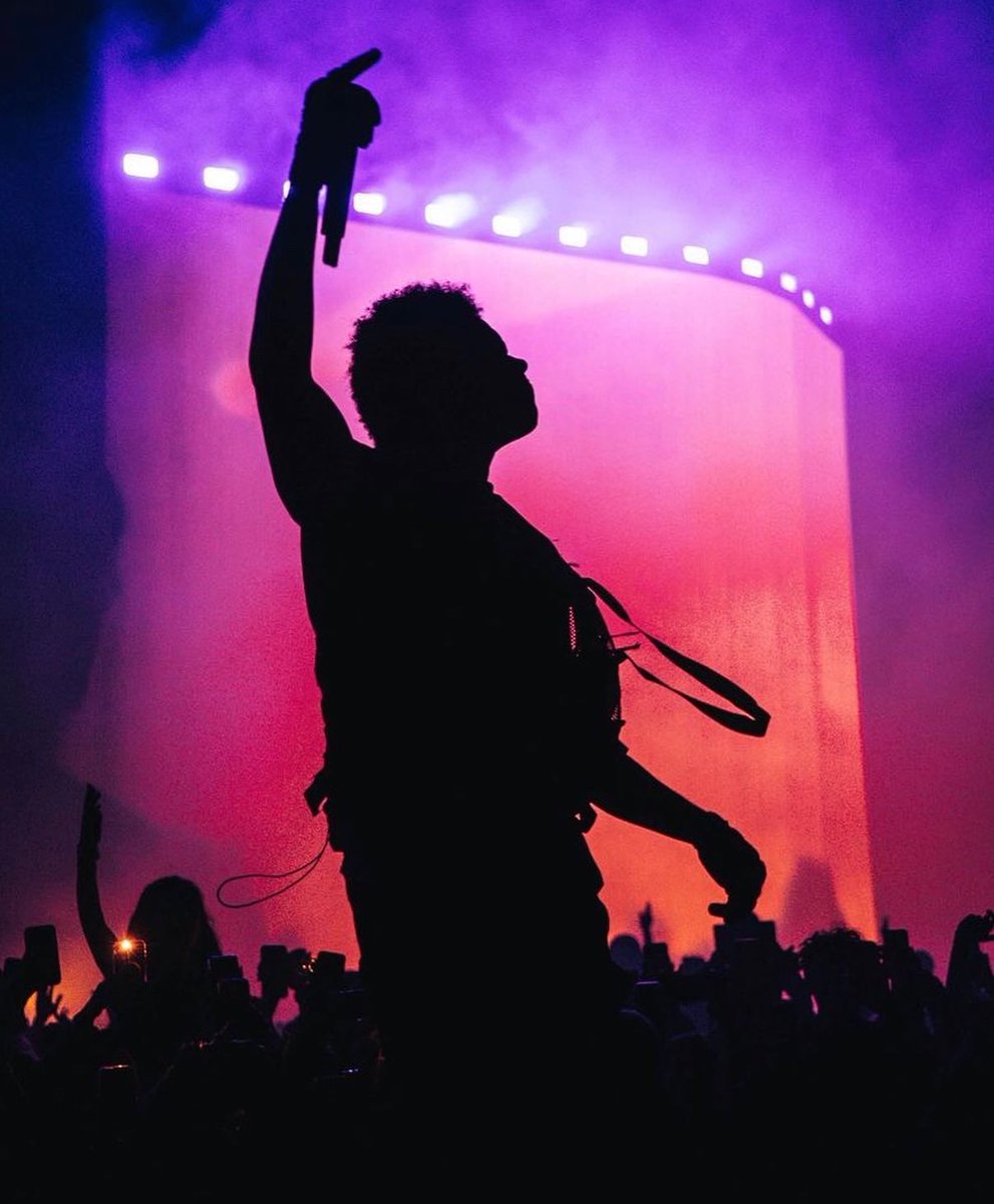 NewsWeeknd's tweet photo. 👑 https://t.co/xUKYvNzK3H