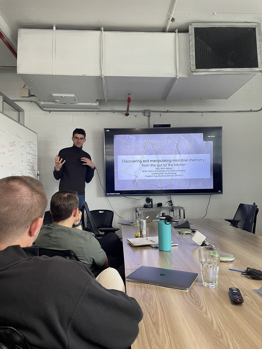 Such a cool talk from <a href="/NOFOKitchen/">Vayu Hill-Maini</a> kicking off the @supercultures seminar series 🧫🥓