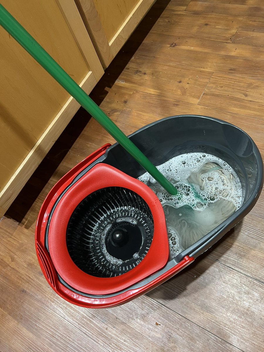 SolanaLegend's tweet photo. Everyone talking about sweeping this sweeping that but it’s only the first step

I’m out here mopping these floors 🧠 https://t.co/q8xr2iyywt