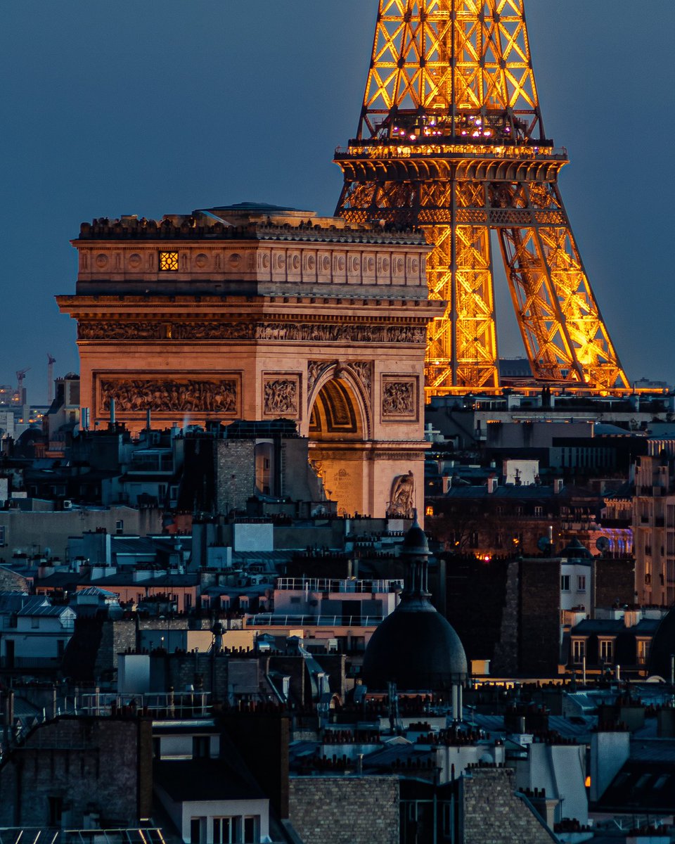 ❤️ Quand l’<a href="/ArcDeTriomphe/">Arc de triomphe</a> et <a href="/LaTourEiffel/">La tour Eiffel</a> se rejoignent à l’heure bleue || #Paris #ParisJeTaime #Visitparis #TourEiffel