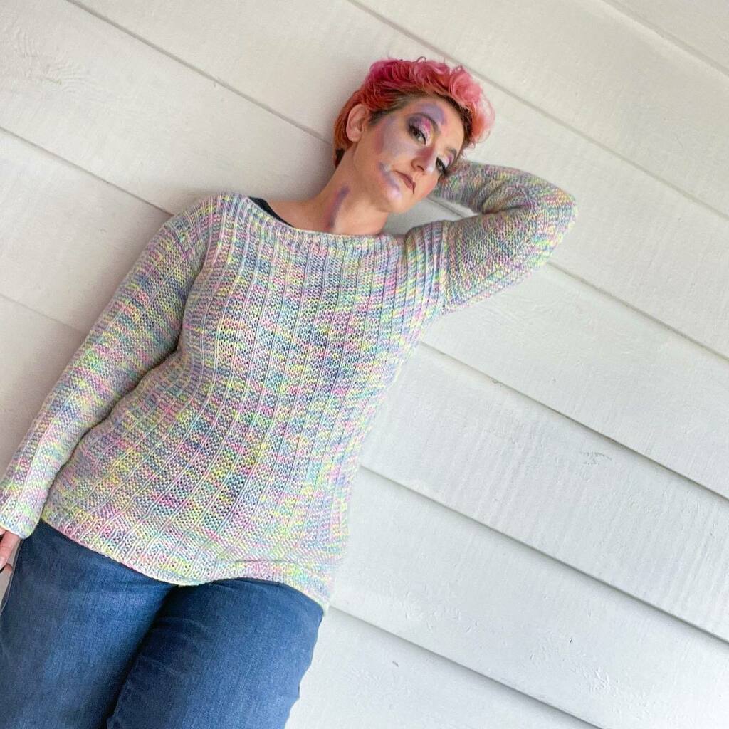 knitmoregirls's tweet photo. A boat neck on a cheerful, cozy pullover, and my usual, subtle makeup.
🍭 
[Pattern: Amber Pullover by @rachbrocknits, Yarn: @TheWanderingFlock “Cosmic Tye Dye” worsted]
🍭
#knitting  #KnittersOfInstagram #HanddyedYarn #Knit #ProjectSweaterChest #KnitmoregirlsPodcast #HandKnit… https://t.co/xMo2NfcBur
